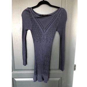 Long sleeve stretch Arden B Sweater.